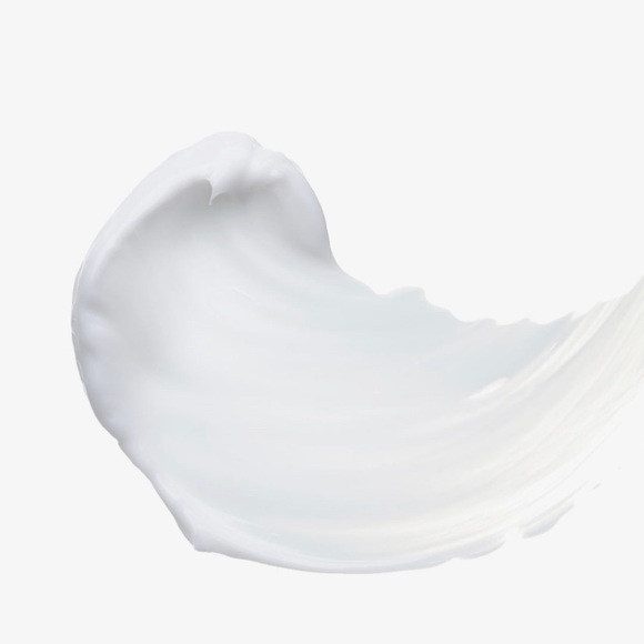 Total Block Matt SPF 100 Sunscreen For Face & Body by Yanbal - Picture 2 of 7